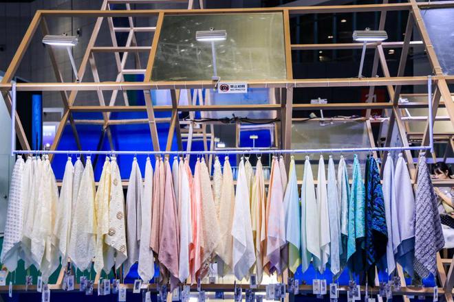 九游娱乐：用设计共绘产业梦想蓝图！2024中国国际面料设计大赛再谱新篇(图8)