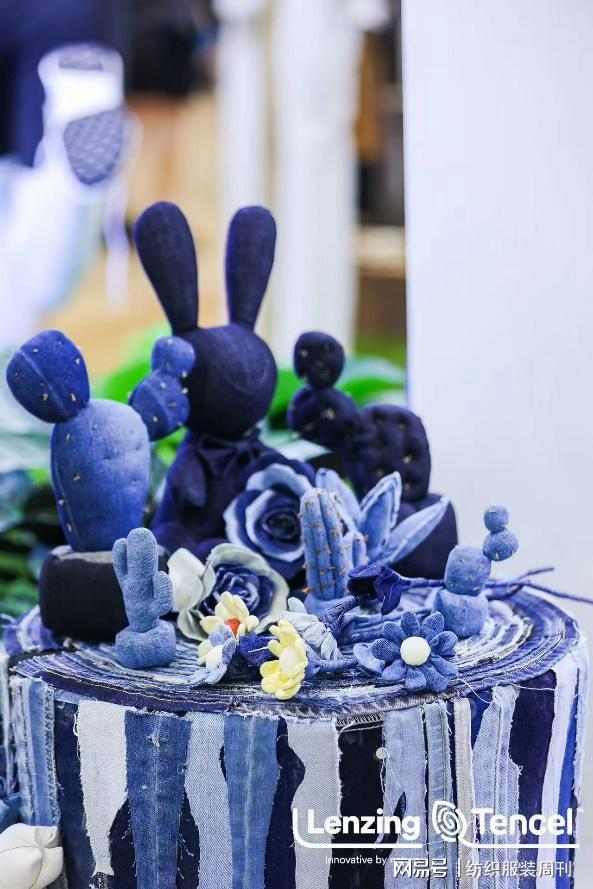 九游娱乐：绿风劲吹“碳”寻新路！兰精集团在2024intertextile秋冬面辅料展完美收官(图4)