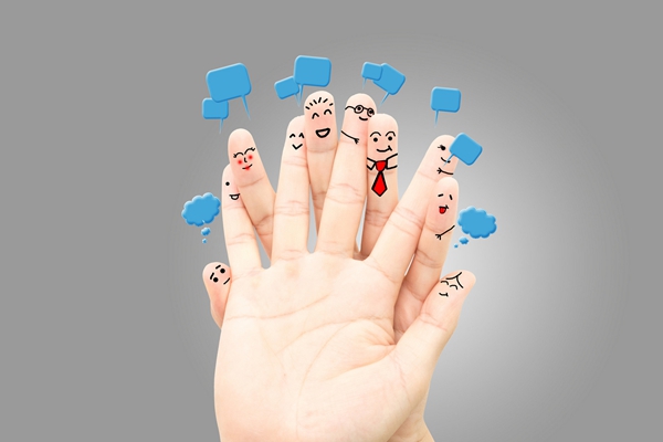 九游娱乐网站：2024年孩子假期无忧家长必看儿童意外险精选(图1)