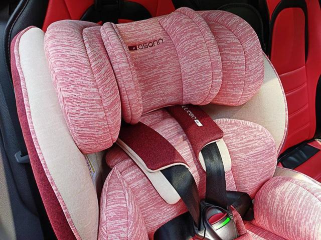 九游娱乐：新生宝宝专属座椅更科学德国Osann欧颂ROY安全座椅评测(图8)