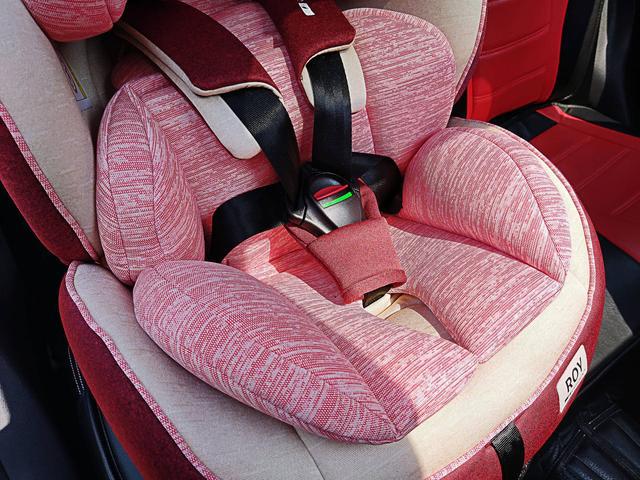 九游娱乐：新生宝宝专属座椅更科学德国Osann欧颂ROY安全座椅评测(图14)