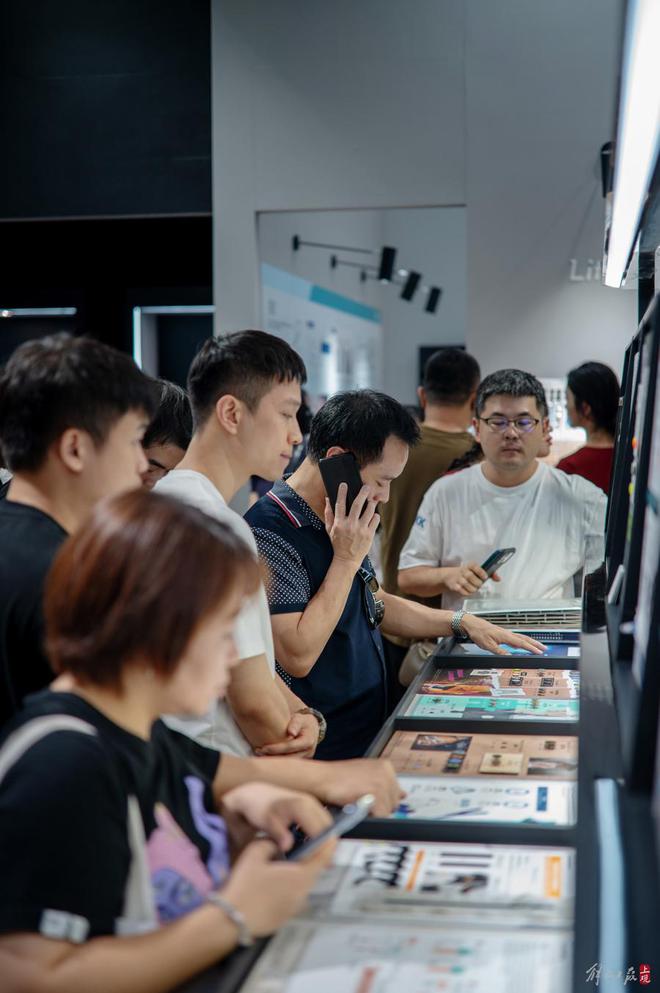 九游娱乐网站：环保、科技、时尚服装服饰展览会凸显中国服饰行业新基调(图3)