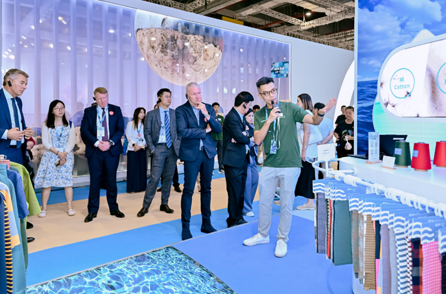 九游娱乐网站：“绿”意尽染2024intertextile秋冬湙可染无水染色持续释放创新潜力(图6)