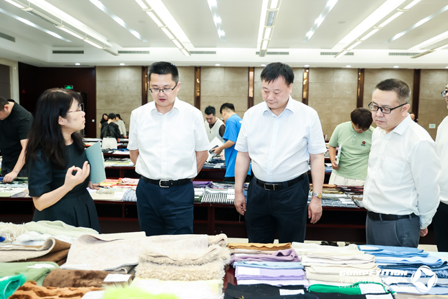 九游娱乐网站：绿色供给降碳减排2024第七届中国生态环保面料设计大赛于盛泽开评(图3)