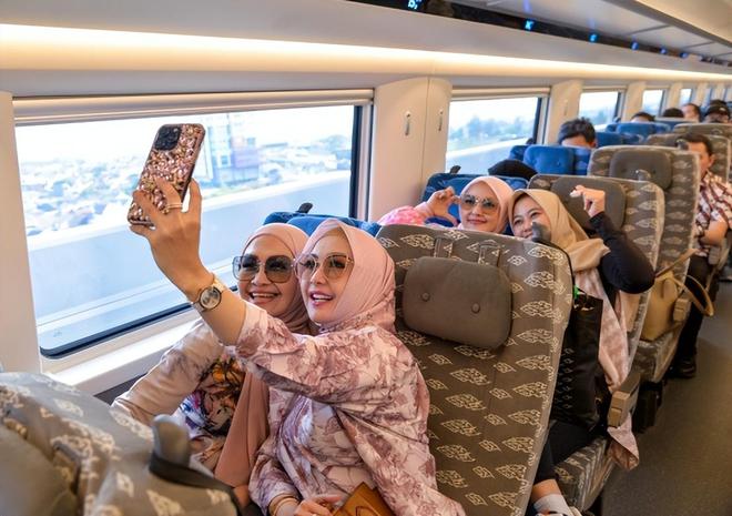 九游娱乐网站：中方高规格出席就职典礼给三点建议普拉博沃当面作出重要承诺(图5)