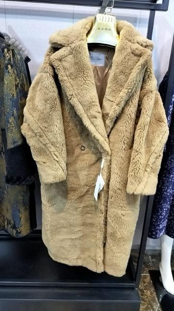 九游娱乐平台：小作坊出品的“高端品牌成衣”销售总额超千万元30人被抓(图1)