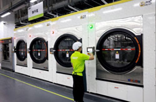 九游娱乐：丰巢洗护通过国家级质检实验室检测多品类洗护服务获认证(图1)