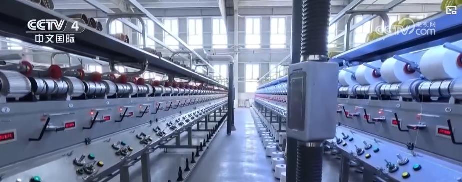 九游娱乐网站：从田间到车间一朵棉花“链”起金色产业(图2)