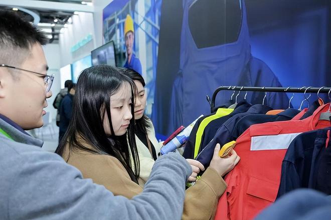 九游娱乐网站：美利肯携Westex亮相上海国际电力设备展安全与舒适并行(图3)