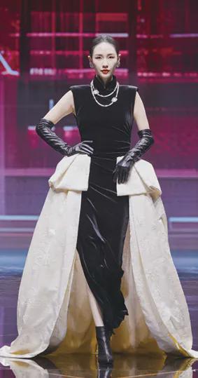 九游娱乐平台：“虎门时刻”开启！静态展与动态秀共绘服装产业链新风采(图3)