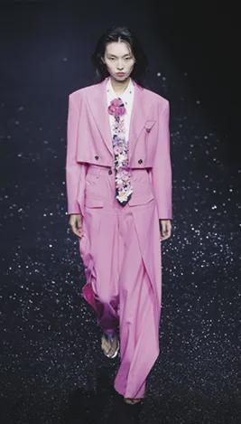 九游娱乐平台：“虎门时刻”开启！静态展与动态秀共绘服装产业链新风采(图2)