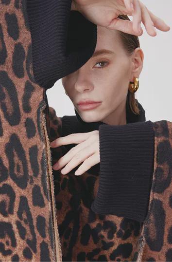 九游娱乐平台：“虎门时刻”开启！静态展与动态秀共绘服装产业链新风采(图5)