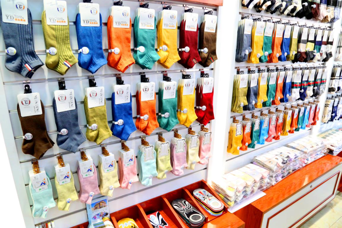 九游娱乐平台：“小袜子”织出乡村振兴“大产业”(图4)