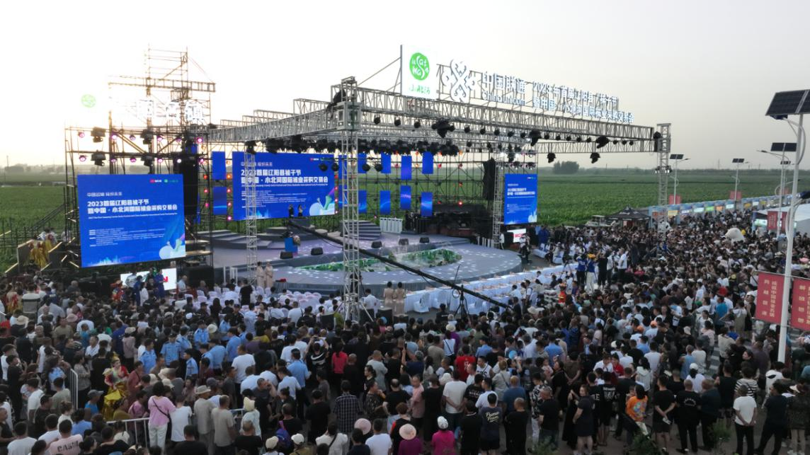 九游娱乐平台：“小袜子”织出乡村振兴“大产业”(图6)