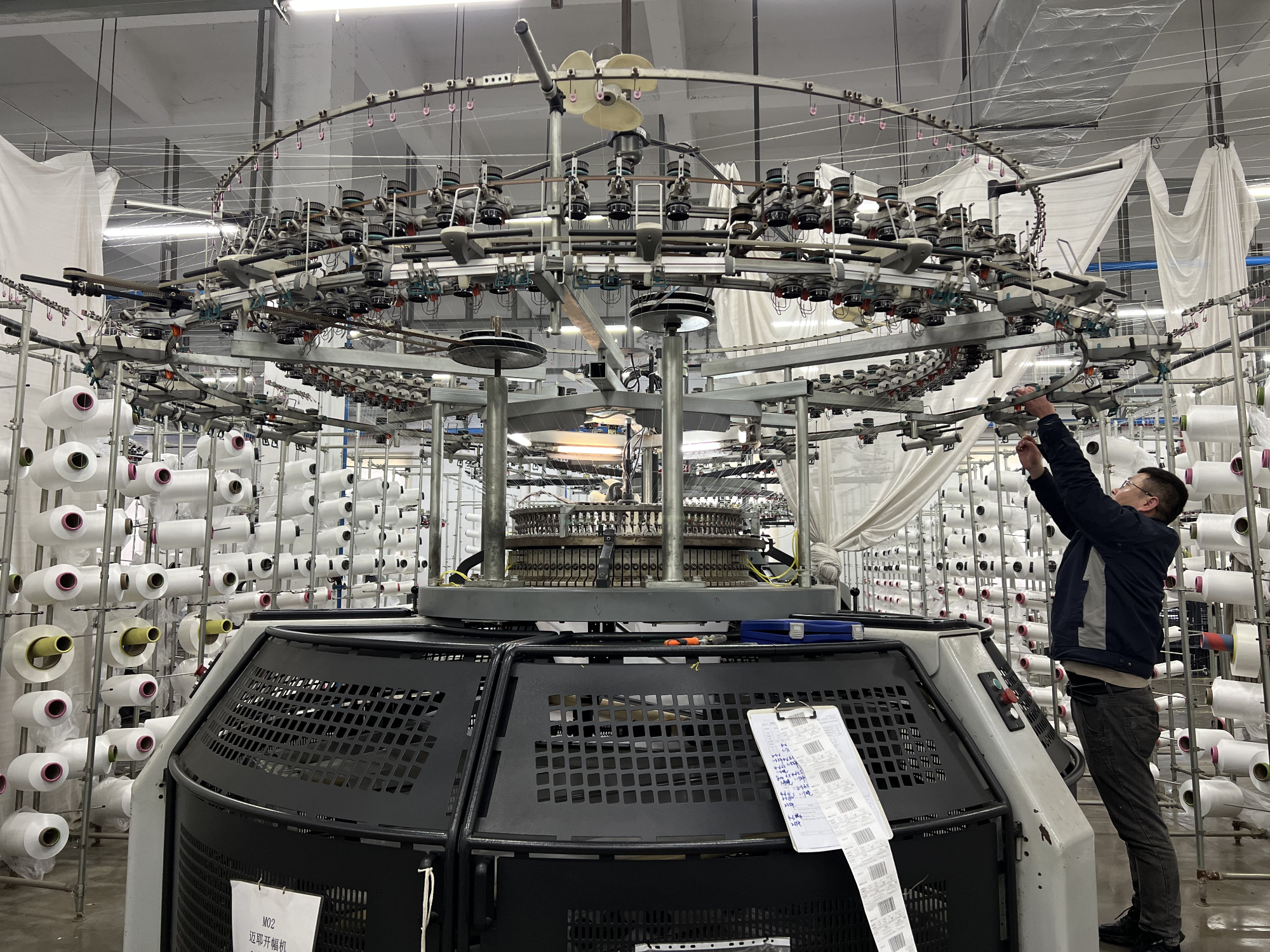 九游娱乐平台：打开发展新天地——嘉鱼各企业奋战“开门红”(图2)