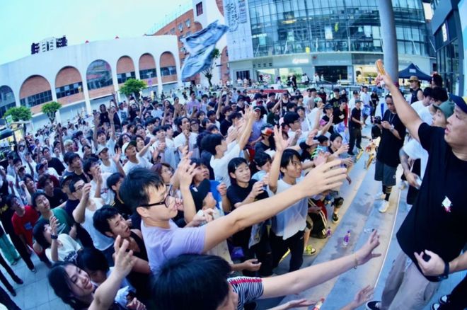 九游娱乐网站：会员风采广州中大门执行总经理杨志雄：数智化引领赋能时尚产业蝶变升级(图10)