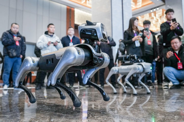 九游娱乐网站：推动新旧动能平稳接续转换——各地各部门深入践行“五个必须统筹”述评之三(图8)