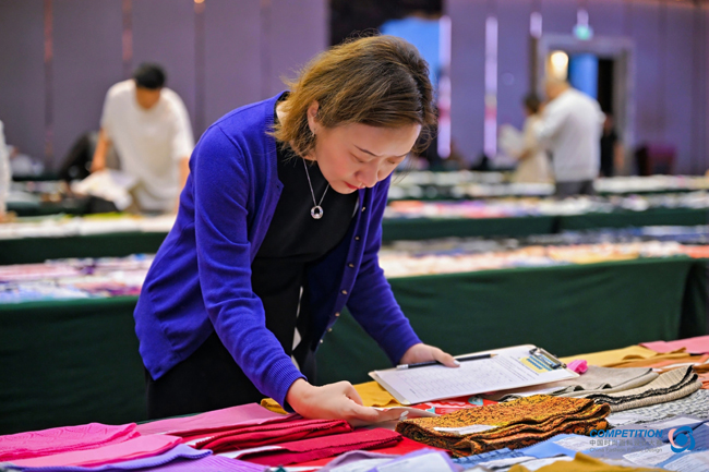 九游娱乐网站：挖掘优可丝莱赛尔纤维应用新方向！2024中国时尚面料设计大赛赛得利两大单项奖推动行业绿色发展(图3)