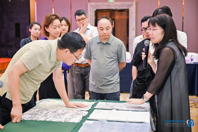 九游娱乐网站：挖掘优可丝莱赛尔纤维应用新方向！2024中国时尚面料设计大赛赛得利两大单项奖推动行业绿色发展(图10)