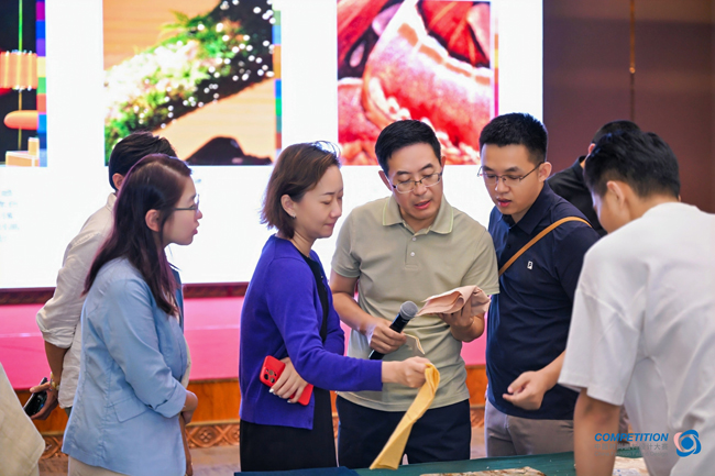 九游娱乐网站：挖掘优可丝莱赛尔纤维应用新方向！2024中国时尚面料设计大赛赛得利两大单项奖推动行业绿色发展(图11)