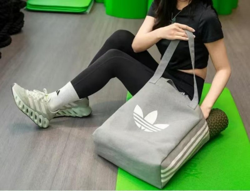 九游娱乐网站：持续践行可持续发展“阿迪达斯旧衣再造环保袋”项目又获奖啦！(图3)