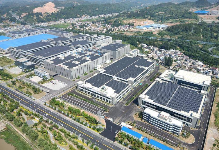 九游娱乐网站：湖北房县：一根纱线织就发展新篇章(图1)