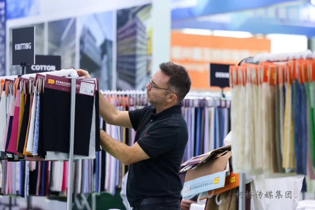 九游娱乐平台：在柯桥感受中国纺织韧性(图5)