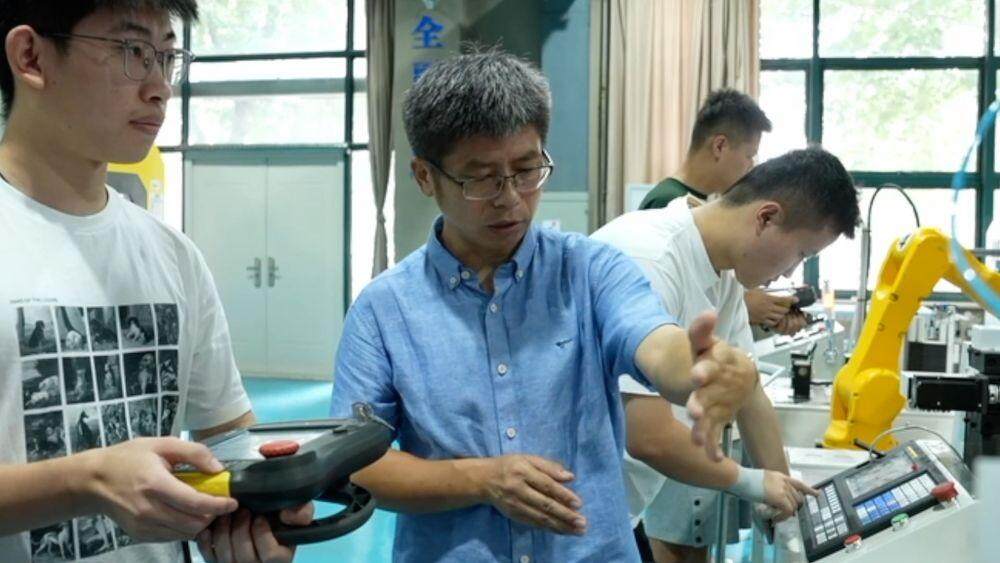 九游娱乐：新华视点｜多措并举打好稳就业“组合拳”(图5)