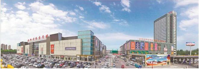 九游娱乐平台：实探！东北最大服装批发市场：年交易额超900亿销往120多个国家和地区(图1)