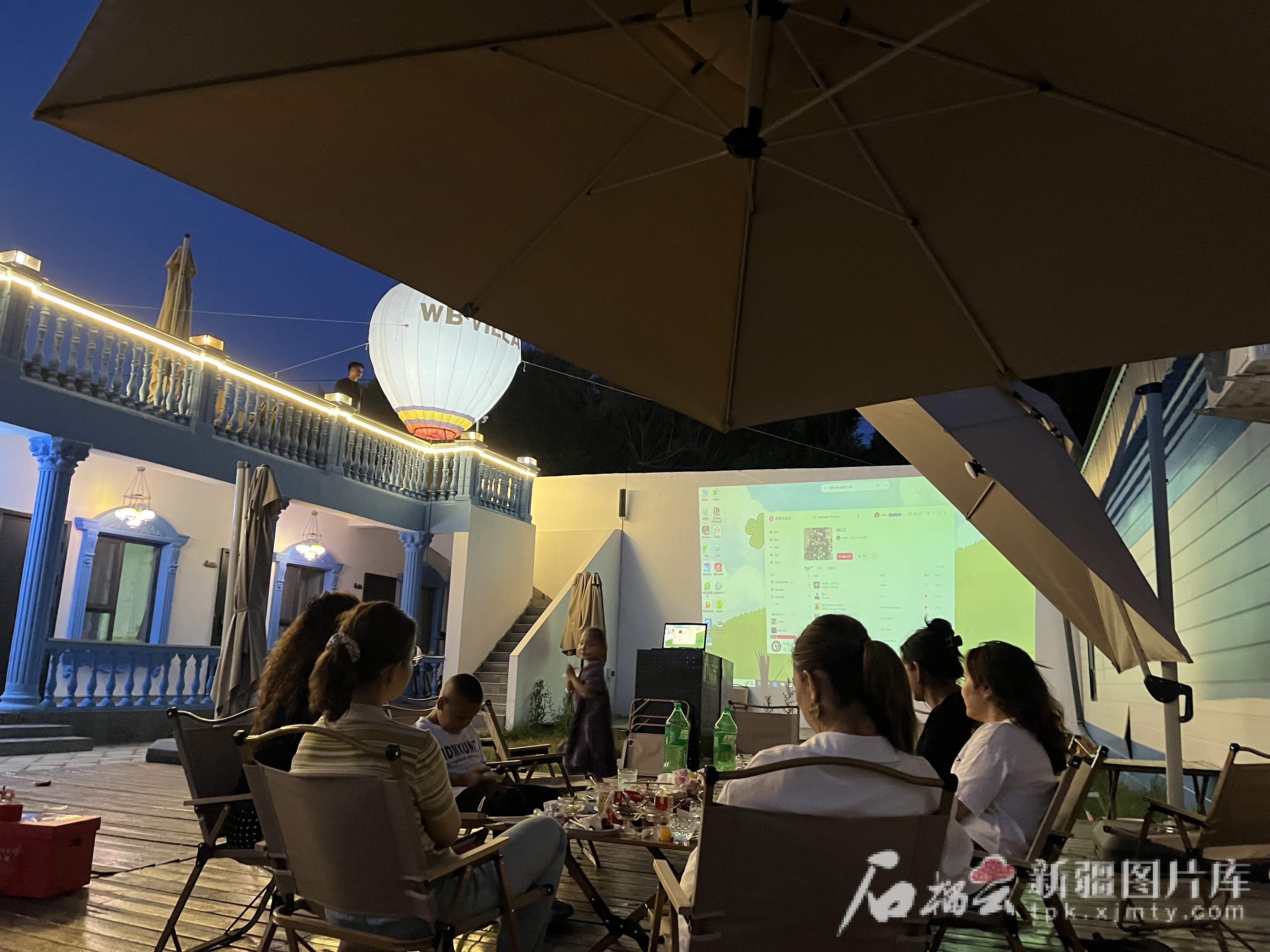 九游娱乐：造梦者丨他让梦想跨越千里在家乡落地(图1)