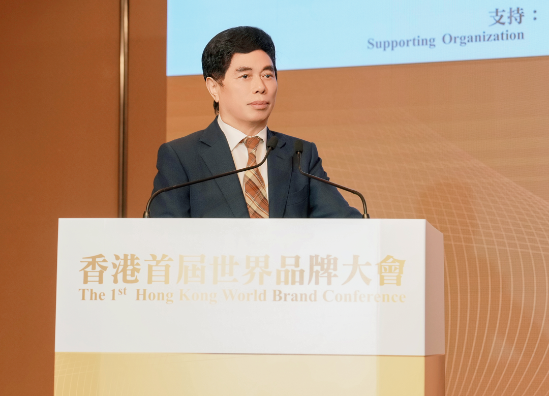 九游娱乐平台：波司登入选品牌国际化标杆案例高德康香港论道登峰之路(图3)