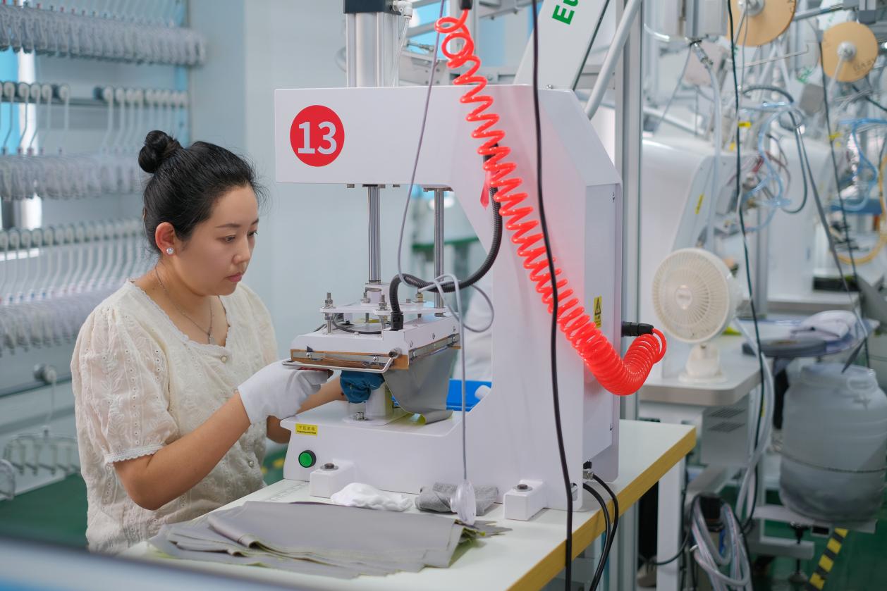 九游娱乐平台：安徽向前丨亳州利辛：“纺织大县”的“户外梦”(图2)