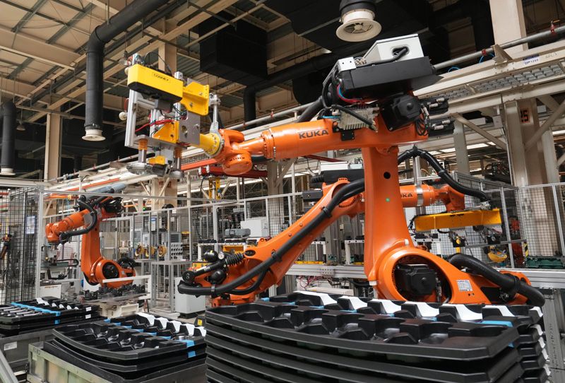 九游娱乐：风雨洗礼中中国这些产业何以生长(图4)