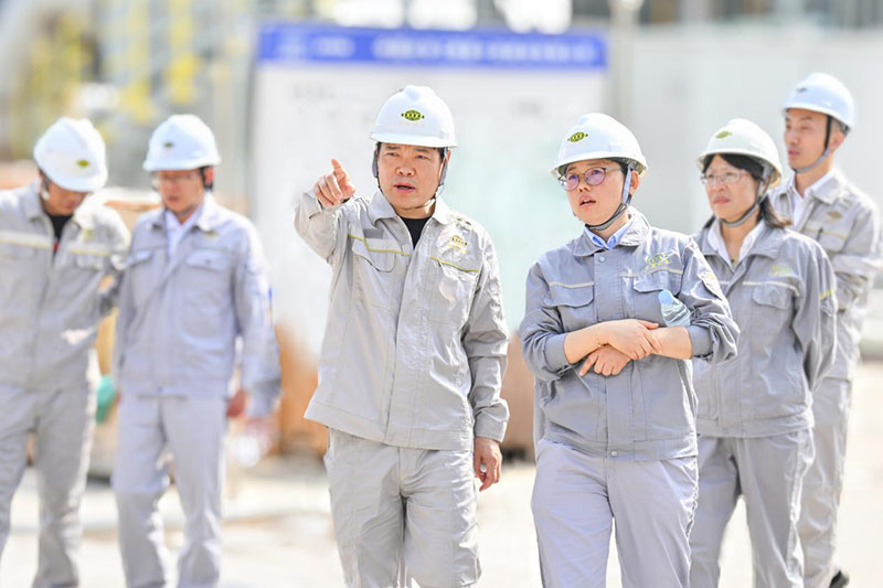 九游娱乐网站：初心如炬勇争先——“全国劳模”李立新的34年奋斗征程(图2)