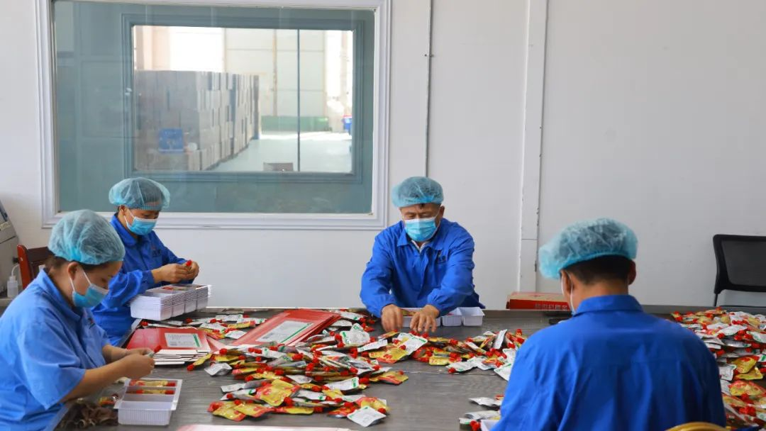 九游娱乐：精河产业“变形计”：老工厂玩5G土特产变潮品(图4)