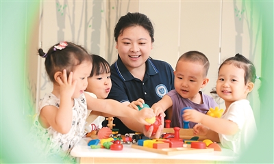 九游娱乐平台：婴幼儿发展与健康管理专业：大学要培养“带娃专家”了(图2)