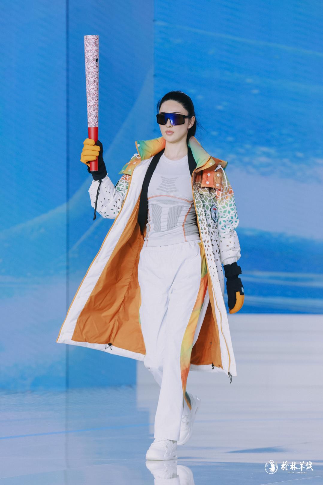 九游娱乐平台：创意设计赋能产业发展2025中国榆林羊绒毛服饰设计大赛总决赛圆满落幕(图3)