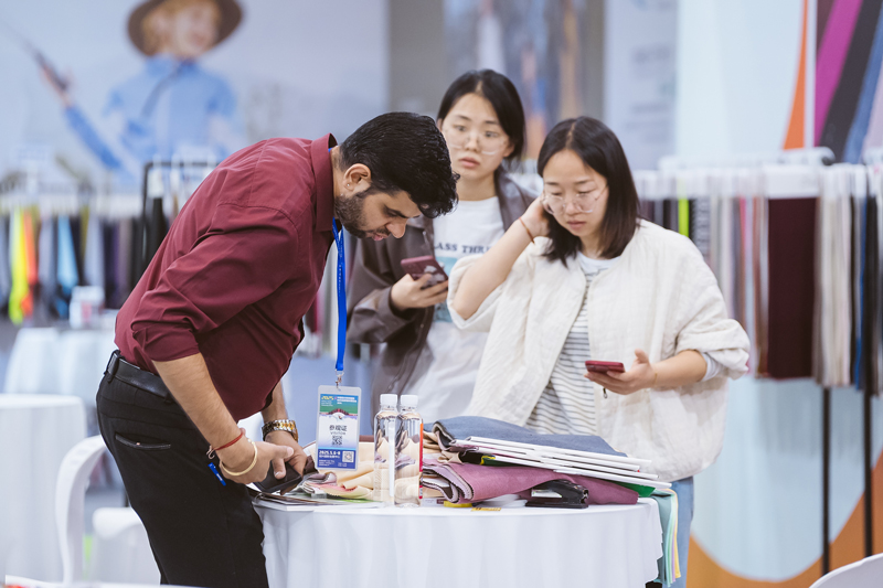 九游娱乐：之江封面⑯｜绍兴柯桥：看传统纺织业如何“破圈”(图1)