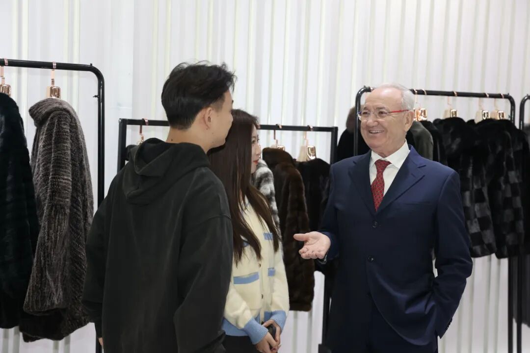 九游娱乐网站：CHIC2026（春季）｜“冬季时装”展区：把“冬产品”做成“热生意”(图4)