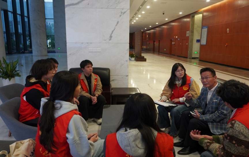 九游娱乐平台：局校互动探“风云”协同育人筑安全福州大学经管学院气象应急管理主题活动走近福建气象(图7)