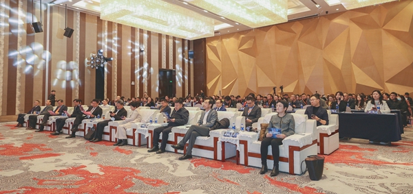 九游娱乐：聚势共青城赋能暖经济！2025纺织服装创新年会暨共青城羽绒产业发展大会圆满举行(图6)