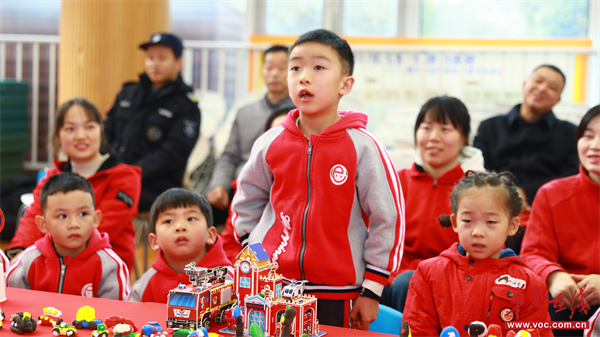 九游娱乐：站在“一米高度”聆听幼儿心声长沙市教育局幼儿园创新举办安全管理“儿童会议”(图2)