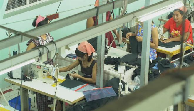 九游娱乐：一年赚50亿进口原料花40亿！缅甸服装厂老板的账本有个“大窟窿”(图2)