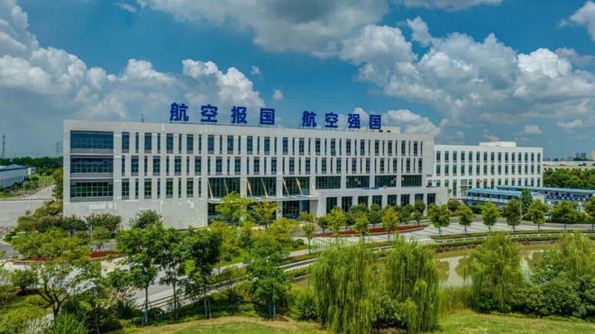 九游娱乐平台：湖北襄阳樊城区区长王鹏飞：以功能产品穿针、以织造品牌引线加快推动传统纺织产业破局新生(图2)