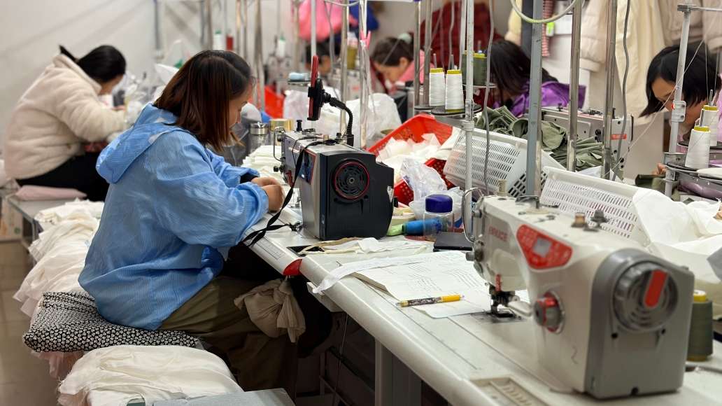 九游娱乐平台：【信阳“链”上“新”力量】千丝万缕织就“新”生活——信阳“六新两品”重点产业链群高质量发展系列报道之五(图3)