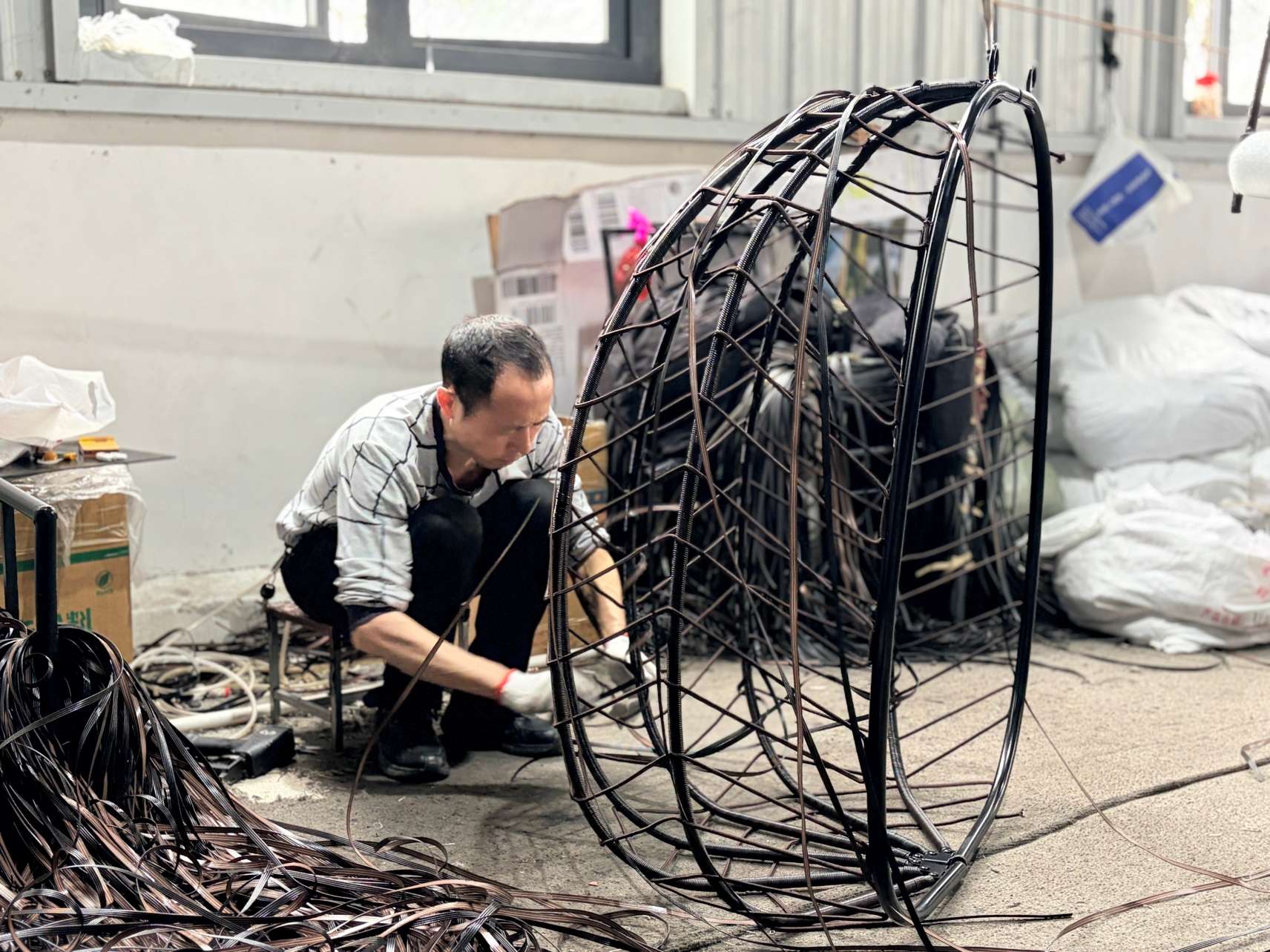 九游娱乐平台：【信阳“链”上“新”力量】千丝万缕织就“新”生活——信阳“六新两品”重点产业链群高质量发展系列报道之五(图4)