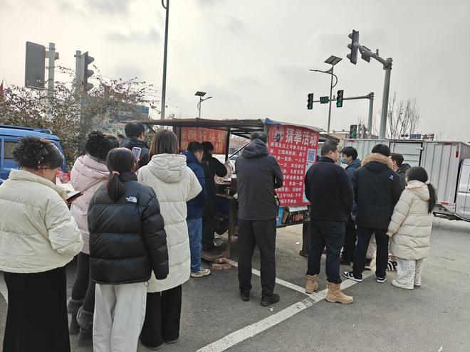 九游娱乐：流量退去之后“粥饼伦”白献英：挣自己认知范围内的钱(图1)