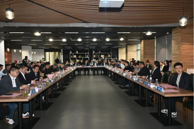 九游娱乐：聚焦AI赋能与国际合作2026海内外纺织服装供应链合作大会在昆山召开(图12)