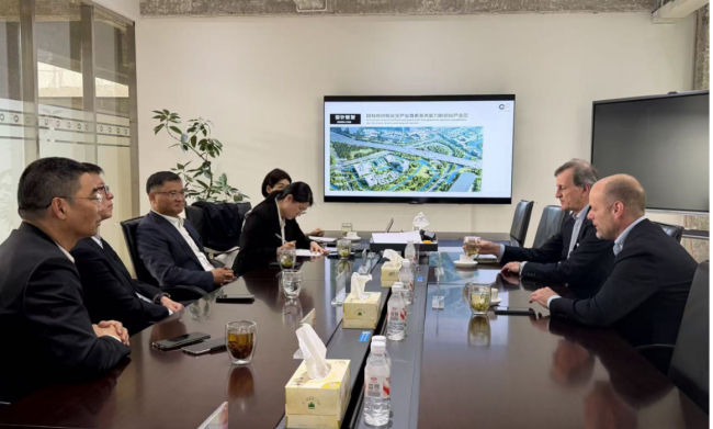 九游娱乐：聚焦AI赋能与国际合作2026海内外纺织服装供应链合作大会在昆山召开(图13)