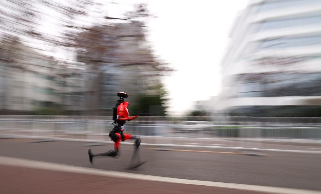 九游娱乐网站：首席记者谈首季经济·科创篇丨从“技术变量”到“价值增量”智能经济新形态加快打造(图1)